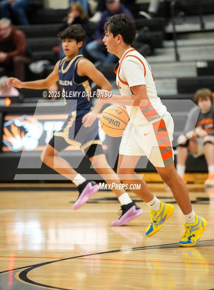 Thumbnail 3 in Mullen @ Lakewood photogallery.