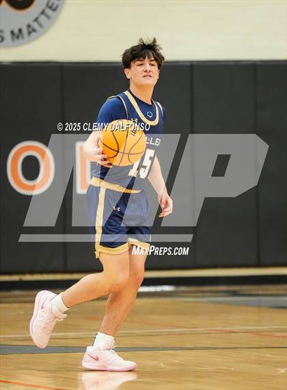 Thumbnail 2 in Mullen @ Lakewood photogallery.