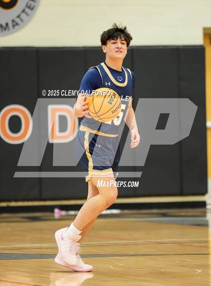 Thumbnail 3 in Mullen @ Lakewood photogallery.