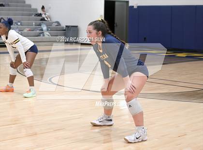 Thumbnail 3 in Freeman vs Cinco Ranch photogallery.