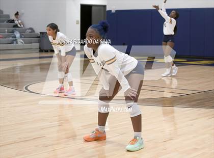 Thumbnail 3 in Freeman vs Cinco Ranch photogallery.