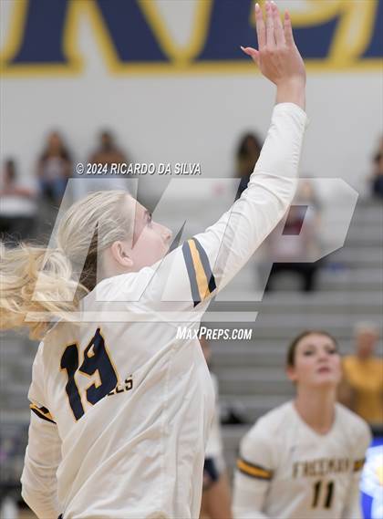 Thumbnail 3 in Freeman vs Cinco Ranch photogallery.