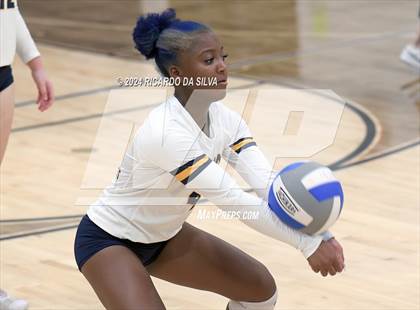 Thumbnail 2 in Freeman vs Cinco Ranch photogallery.