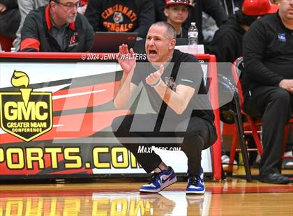 Thumbnail 3 in Hamilton vs. Fairfield (OHSAA Southwest District Division 1 Sectionals Round 2) photogallery.