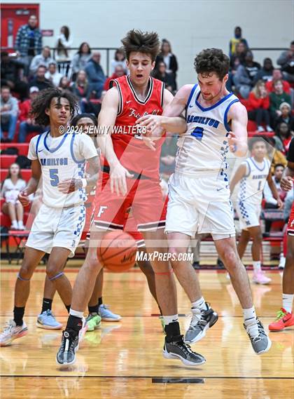 Thumbnail 3 in Hamilton vs. Fairfield (OHSAA Southwest District Division 1 Sectionals Round 2) photogallery.