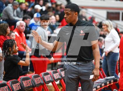 Thumbnail 3 in Hamilton vs. Fairfield (OHSAA Southwest District Division 1 Sectionals Round 2) photogallery.