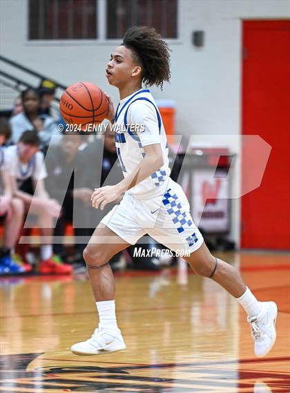 Thumbnail 1 in Hamilton vs. Fairfield (OHSAA Southwest District Division 1 Sectionals Round 2) photogallery.