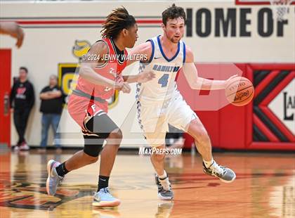 Thumbnail 3 in Hamilton vs. Fairfield (OHSAA Southwest District Division 1 Sectionals Round 2) photogallery.
