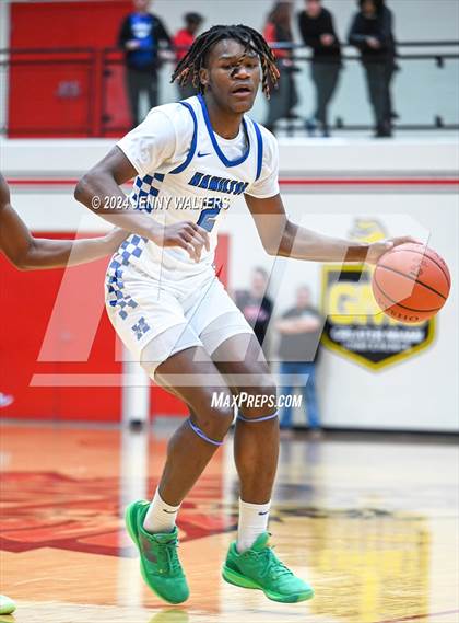 Thumbnail 2 in Hamilton vs. Fairfield (OHSAA Southwest District Division 1 Sectionals Round 2) photogallery.