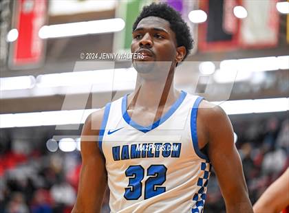 Thumbnail 2 in Hamilton vs. Fairfield (OHSAA Southwest District Division 1 Sectionals Round 2) photogallery.
