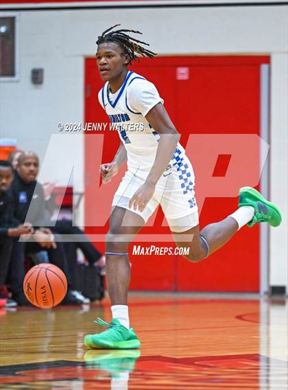 Thumbnail 3 in Hamilton vs. Fairfield (OHSAA Southwest District Division 1 Sectionals Round 2) photogallery.