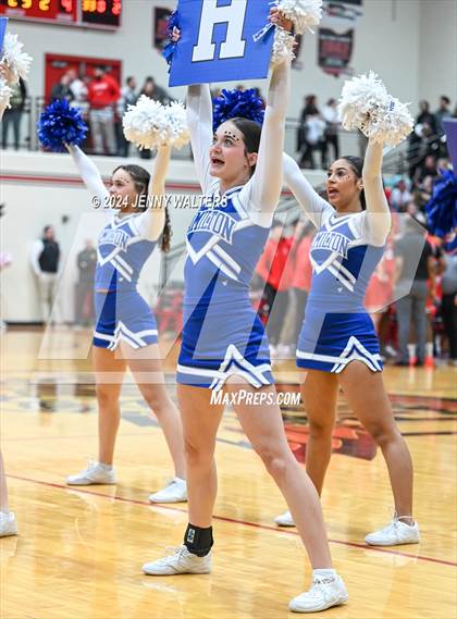 Thumbnail 3 in Hamilton vs. Fairfield (OHSAA Southwest District Division 1 Sectionals Round 2) photogallery.