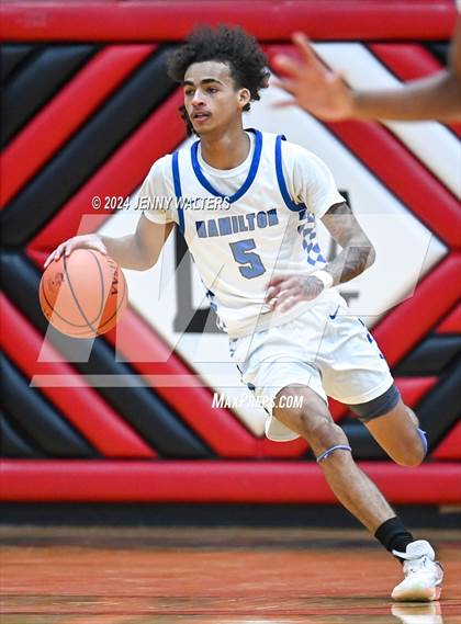 Thumbnail 3 in Hamilton vs. Fairfield (OHSAA Southwest District Division 1 Sectionals Round 2) photogallery.