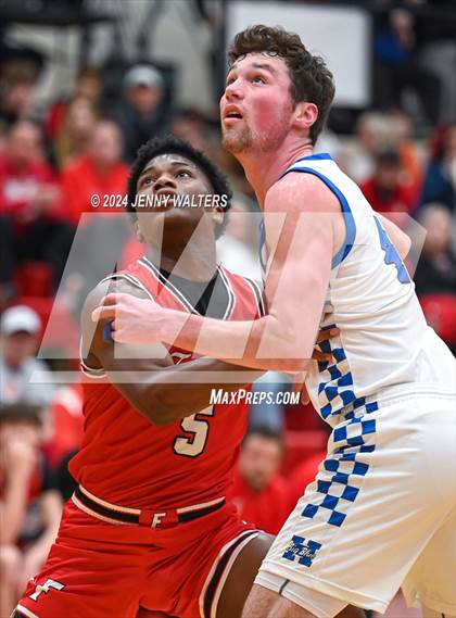 Thumbnail 2 in Hamilton vs. Fairfield (OHSAA Southwest District Division 1 Sectionals Round 2) photogallery.