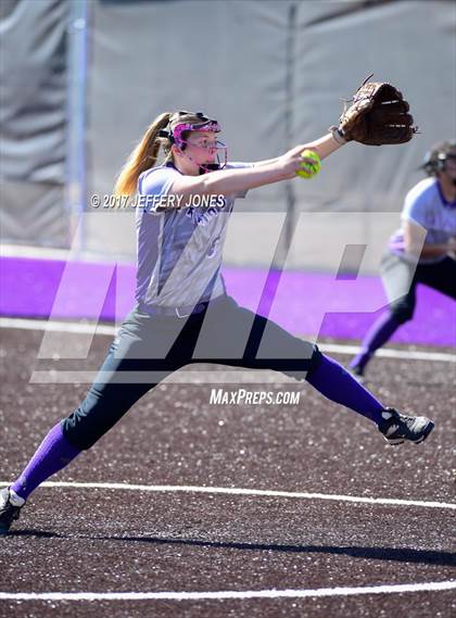 Thumbnail 2 in Gallup @ Miyamura photogallery.