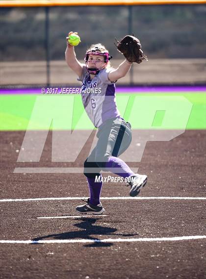 Thumbnail 3 in Gallup @ Miyamura photogallery.