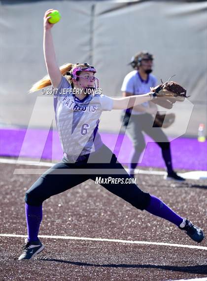 Thumbnail 3 in Gallup @ Miyamura photogallery.