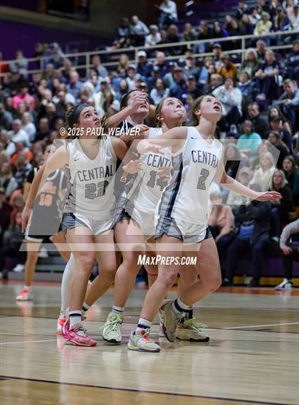 Thumbnail 3 in Central Columbia vs. Jersey Shore (PIAA District 4 Class 4A Final) photogallery.