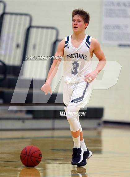 Thumbnail 3 in Mountain Ridge vs. New Trier (Horizon Holiday Hoops Tournament) photogallery.