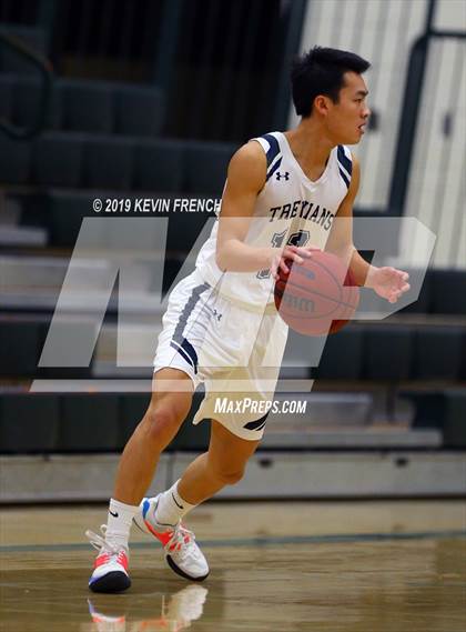 Thumbnail 2 in Mountain Ridge vs. New Trier (Horizon Holiday Hoops Tournament) photogallery.