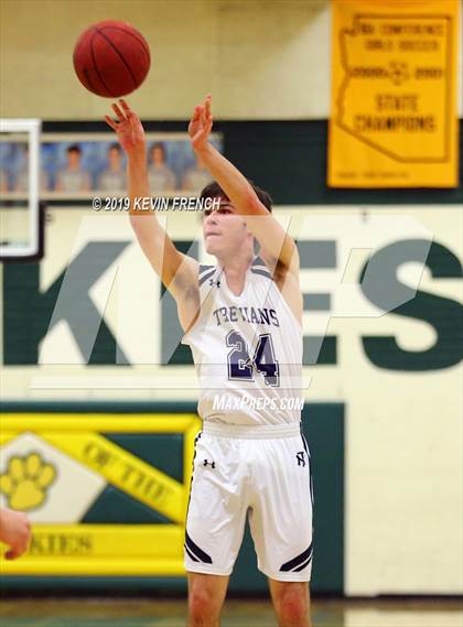 Thumbnail 2 in Mountain Ridge vs. New Trier (Horizon Holiday Hoops Tournament) photogallery.