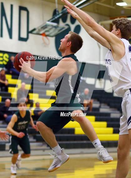 Thumbnail 3 in Mountain Ridge vs. New Trier (Horizon Holiday Hoops Tournament) photogallery.