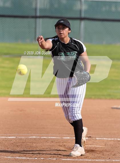 Thumbnail 2 in Pacifica vs. Foothill Tech photogallery.