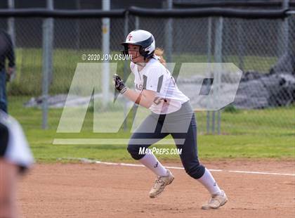 Thumbnail 2 in Pacifica vs. Foothill Tech photogallery.