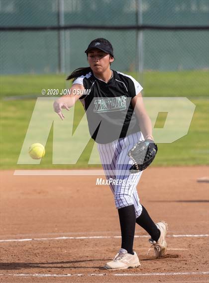 Thumbnail 1 in Pacifica vs. Foothill Tech photogallery.
