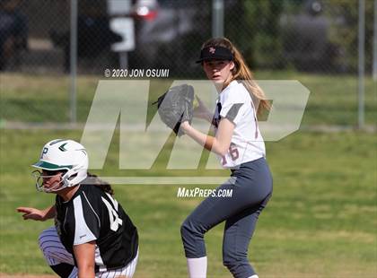 Thumbnail 2 in Pacifica vs. Foothill Tech photogallery.