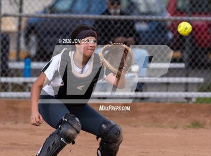 Thumbnail 2 in Pacifica vs. Foothill Tech photogallery.
