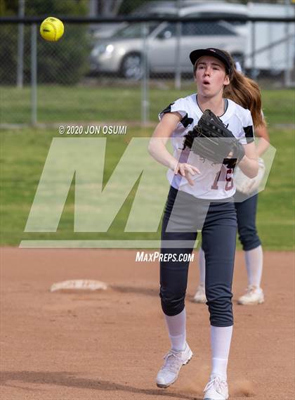 Thumbnail 3 in Pacifica vs. Foothill Tech photogallery.
