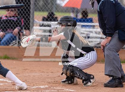 Thumbnail 2 in Pacifica vs. Foothill Tech photogallery.