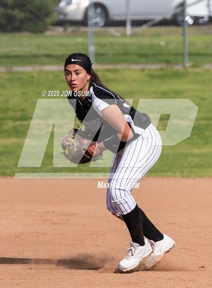 Thumbnail 1 in Pacifica vs. Foothill Tech photogallery.