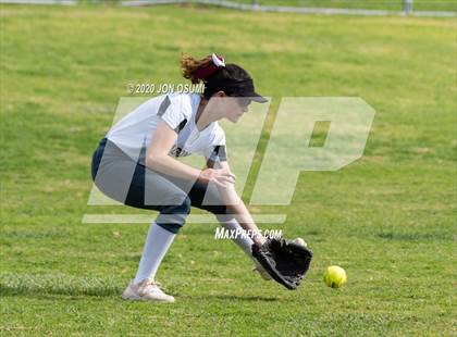 Thumbnail 2 in Pacifica vs. Foothill Tech photogallery.
