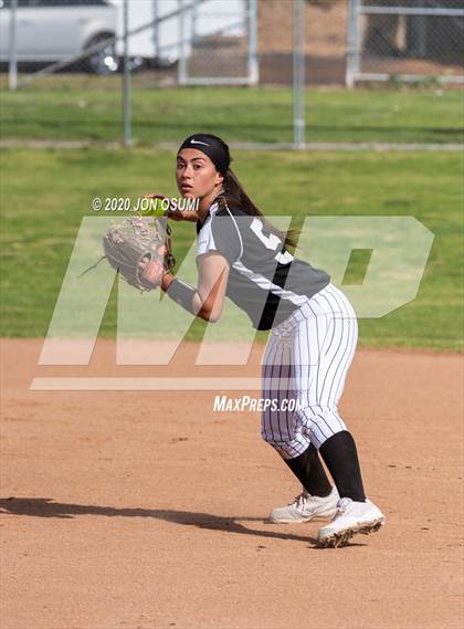 Thumbnail 3 in Pacifica vs. Foothill Tech photogallery.