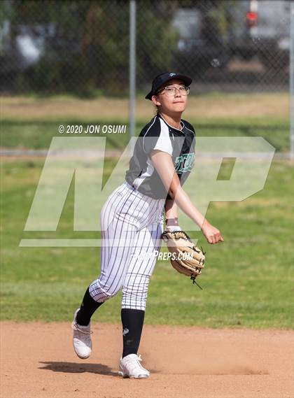 Thumbnail 2 in Pacifica vs. Foothill Tech photogallery.