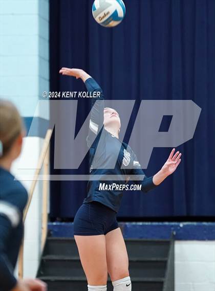 Thumbnail 2 in Mott vs. Durand (Our Lady Of The Lakes Invite) photogallery.