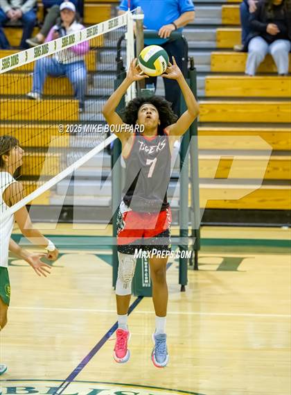 Thumbnail 2 in Elsinore vs Santa Barbara (CIF-SS D4 Round 1 Playoff) photogallery.