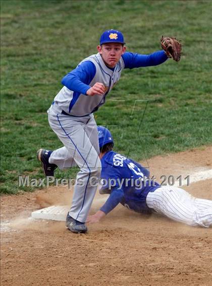 Thumbnail 3 in Covington Catholic @ Newport Central Catholic photogallery.