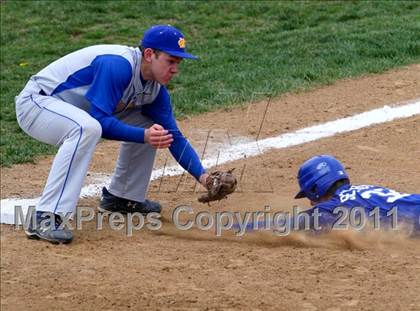 Thumbnail 2 in Covington Catholic @ Newport Central Catholic photogallery.