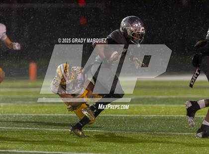 Thumbnail 2 in Inglewood vs. Edison (CIF SS Division 3 Round 2) photogallery.