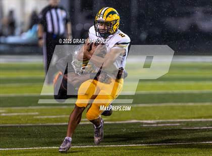 Thumbnail 3 in Inglewood vs. Edison (CIF SS Division 3 Round 2) photogallery.