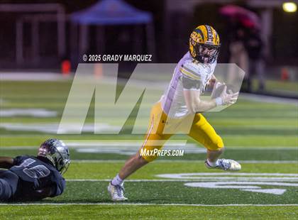 Thumbnail 2 in Inglewood vs. Edison (CIF SS Division 3 Round 2) photogallery.