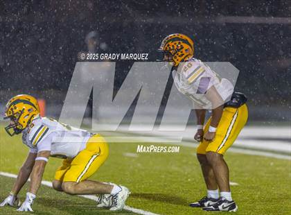 Thumbnail 2 in Inglewood vs. Edison (CIF SS Division 3 Round 2) photogallery.