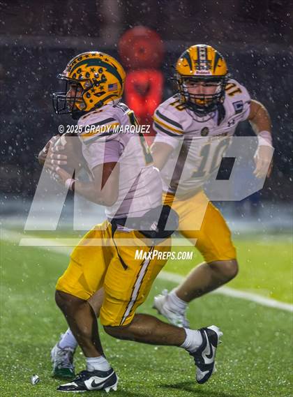 Thumbnail 3 in Inglewood vs. Edison (CIF SS Division 3 Round 2) photogallery.