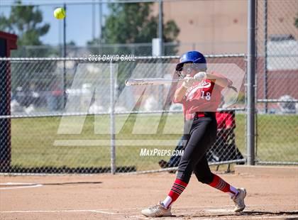 Thumbnail 3 in Elizabeth @ Sand Creek photogallery.