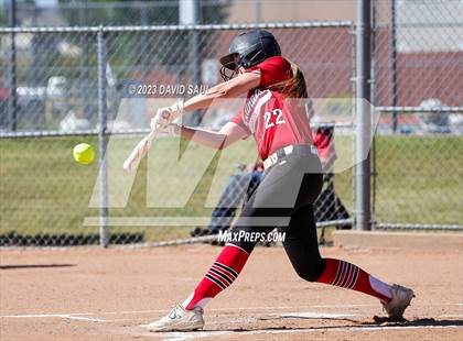Thumbnail 1 in Elizabeth @ Sand Creek photogallery.