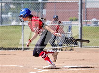 Thumbnail 3 in Elizabeth @ Sand Creek photogallery.