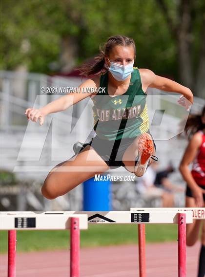Thumbnail 1 in Albuquerque Academy Track Meet photogallery.